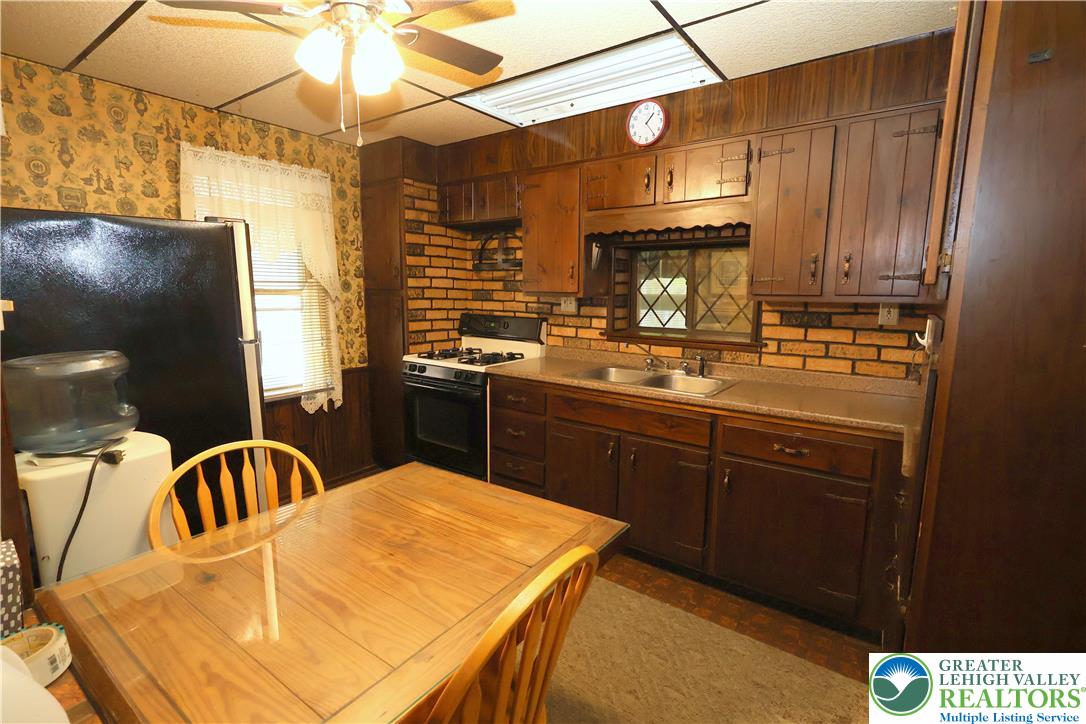 3845 Wilson Avenue Property Photo 3