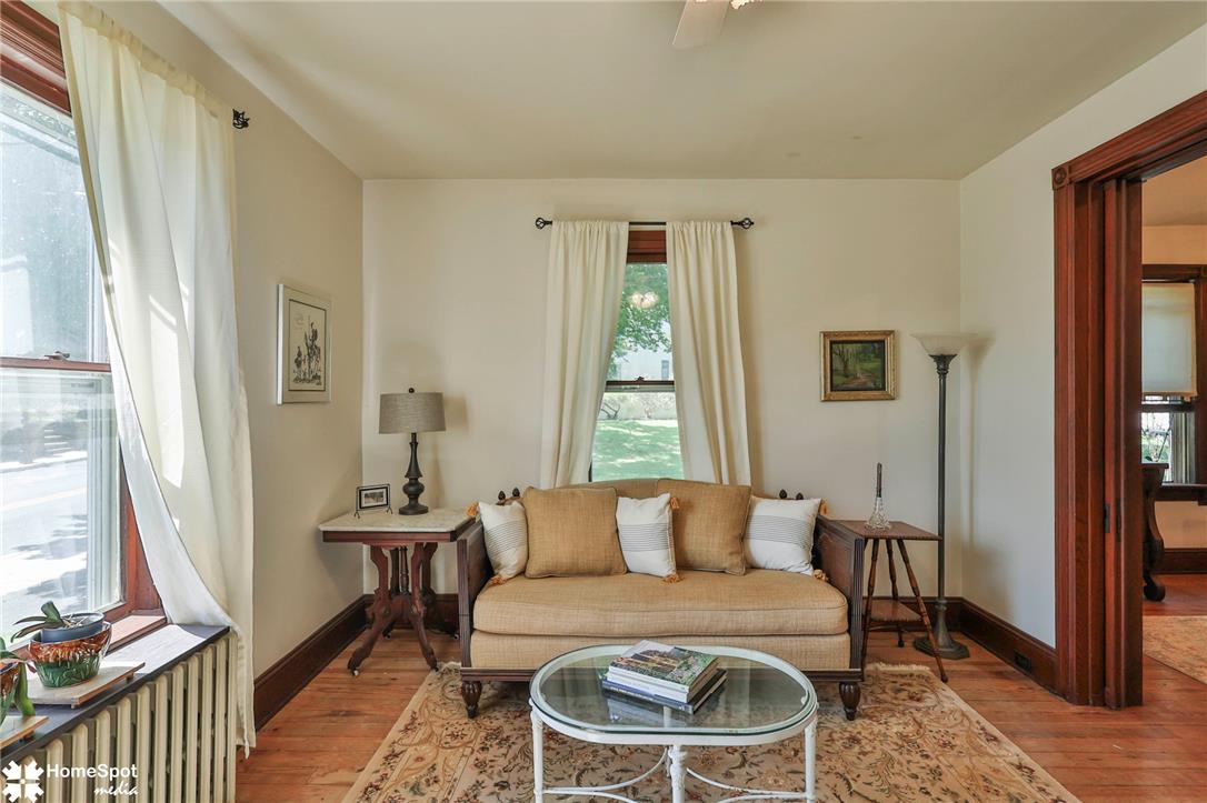507 East Station Avenue Property Photo 14