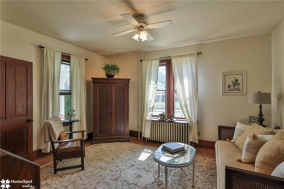 507 East Station Avenue Property Photo 15