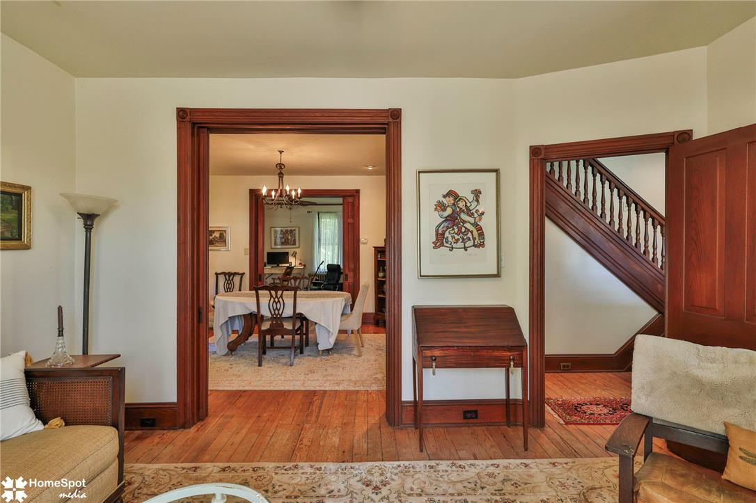 507 East Station Avenue Property Photo 16