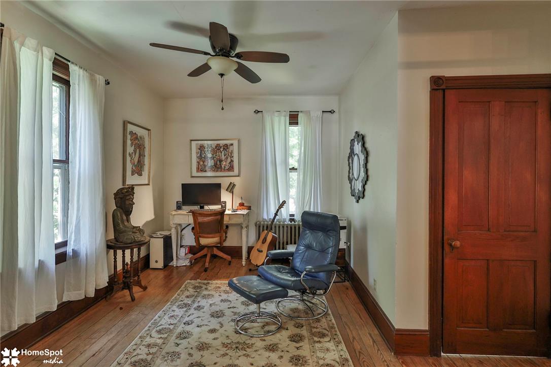 507 East Station Avenue Property Photo 21