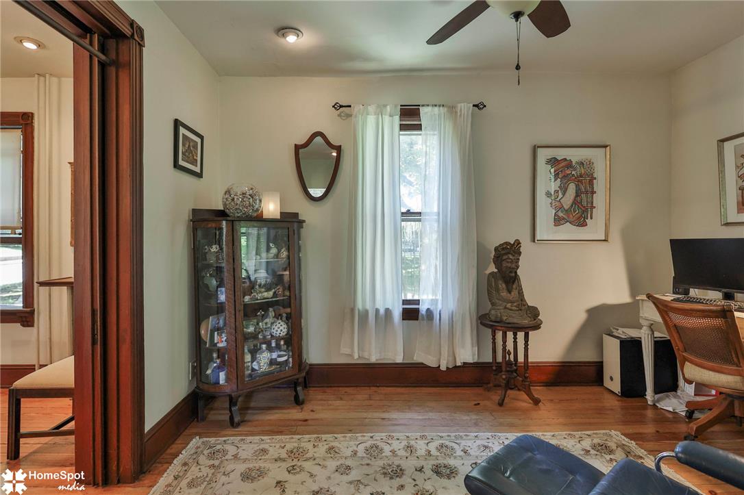 507 East Station Avenue Property Photo 22