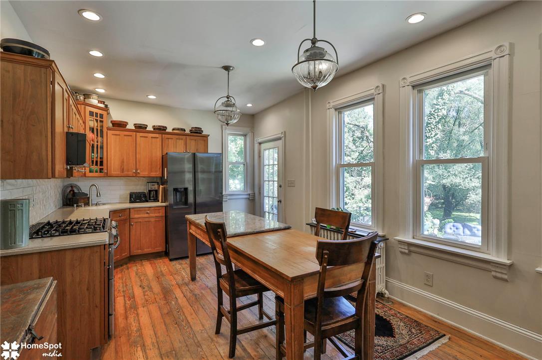 507 East Station Avenue Property Photo 25