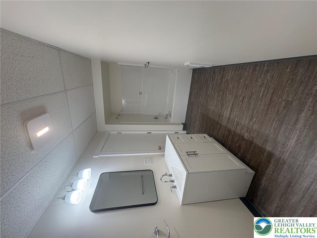 146 North Street Property Photo 12