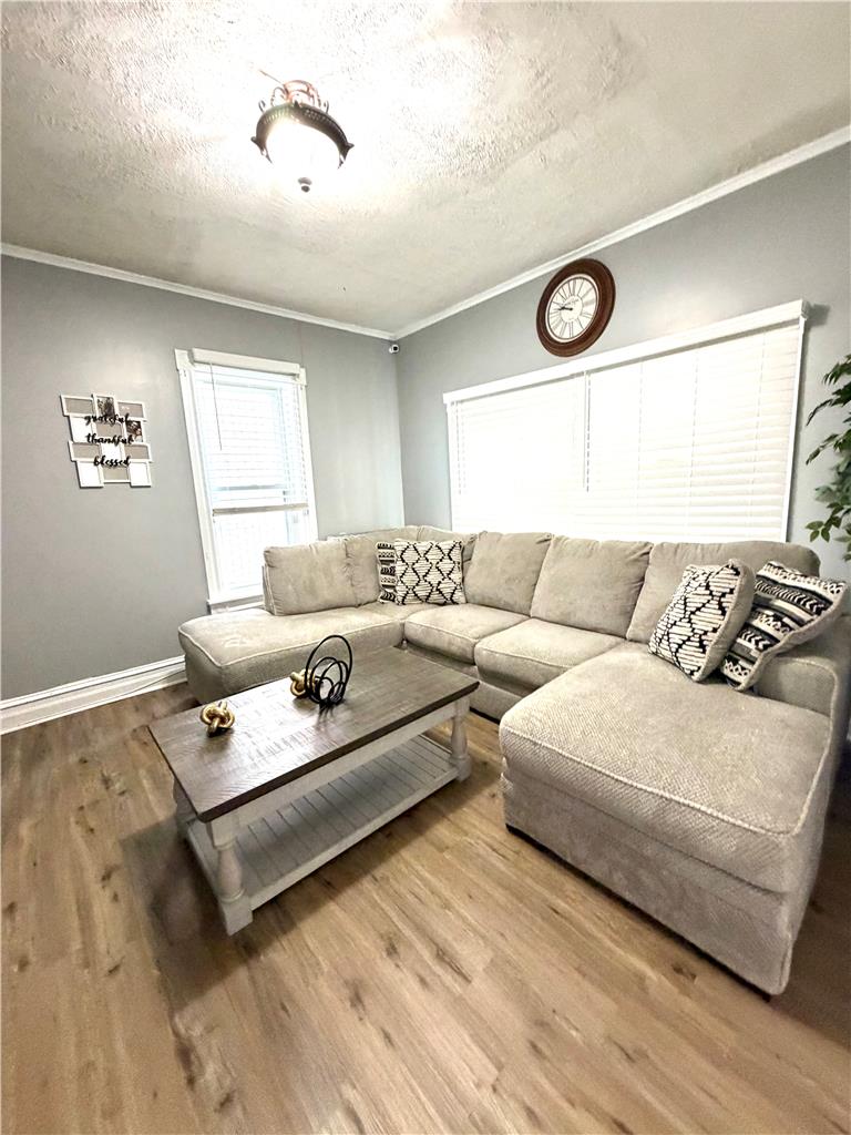 715 2nd Street Property Photo 6