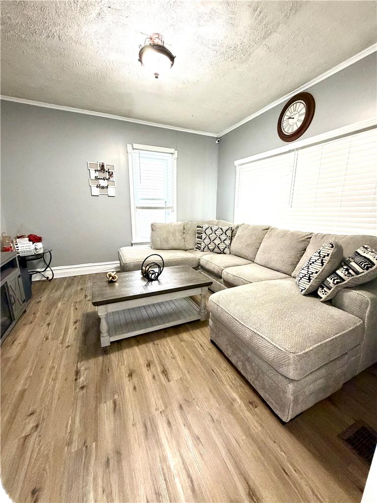 715 2nd Street Property Photo 7