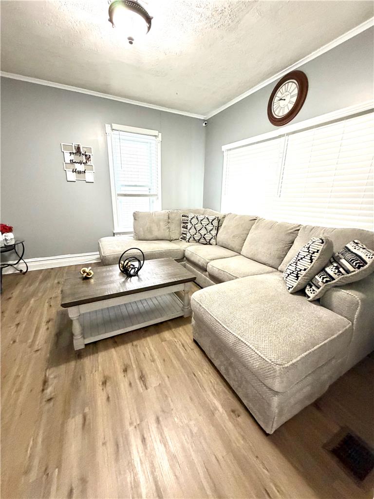 715 2nd Street Property Photo 8