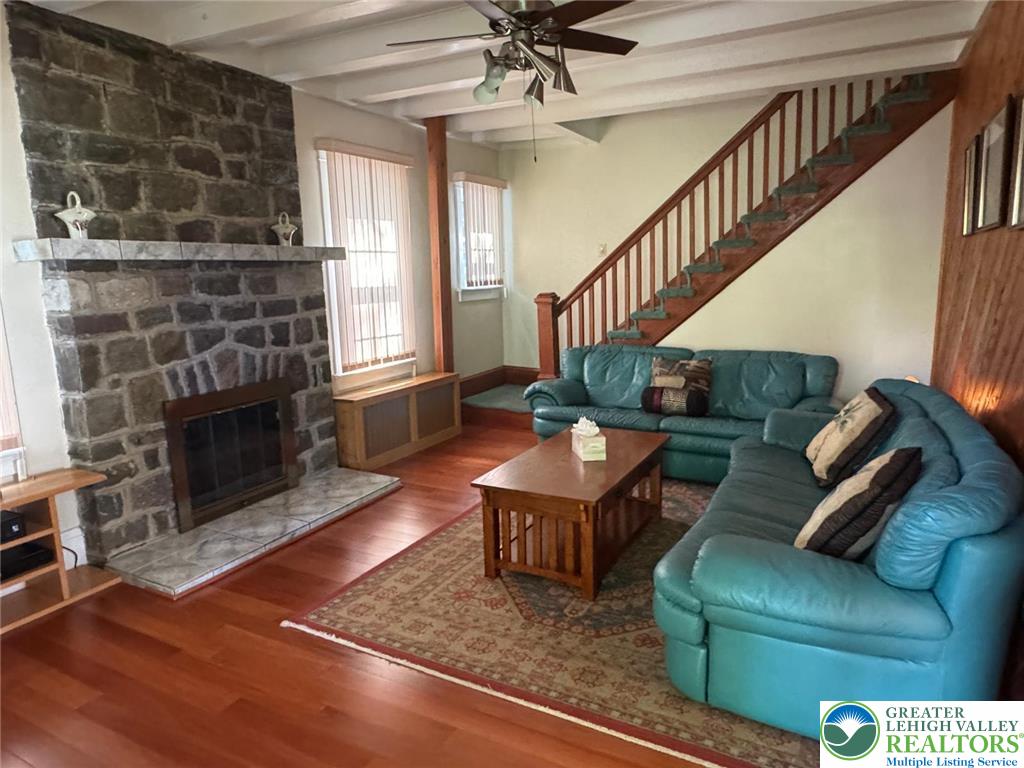 26 Center Ave Property Photo 4