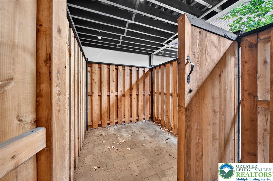 428 Northampton St 1r Property Photo 23