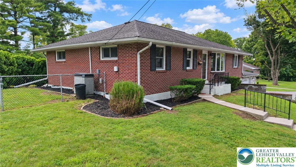 802 Maryland Street Property Photo 2