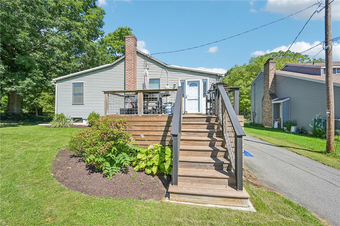 1749 Minesite Road Property Photo 1