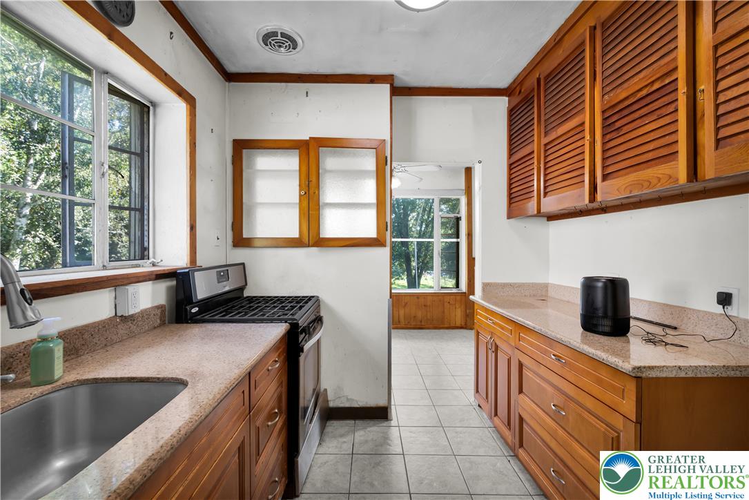 2160 Wassergass Road Property Photo 8