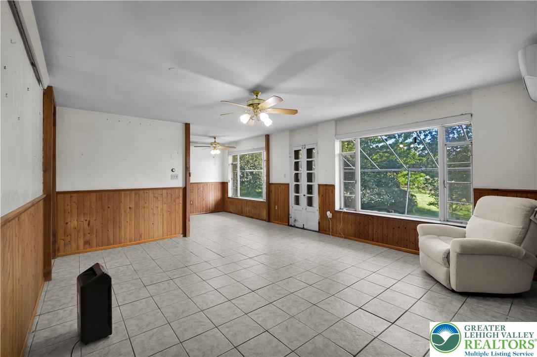 2160 Wassergass Road Property Photo 9