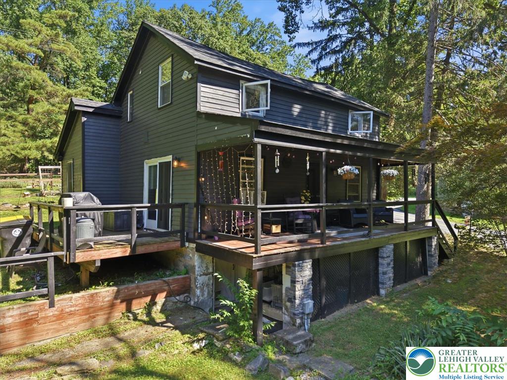 1408 Fox Gap Road Property Photo 3