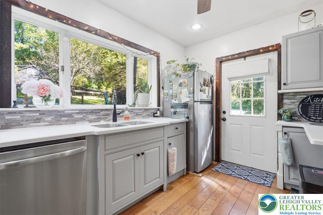 1408 Fox Gap Road Property Photo 14