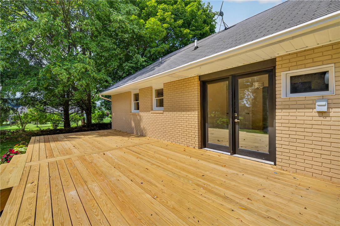 524 Clyde Street Property Photo 6