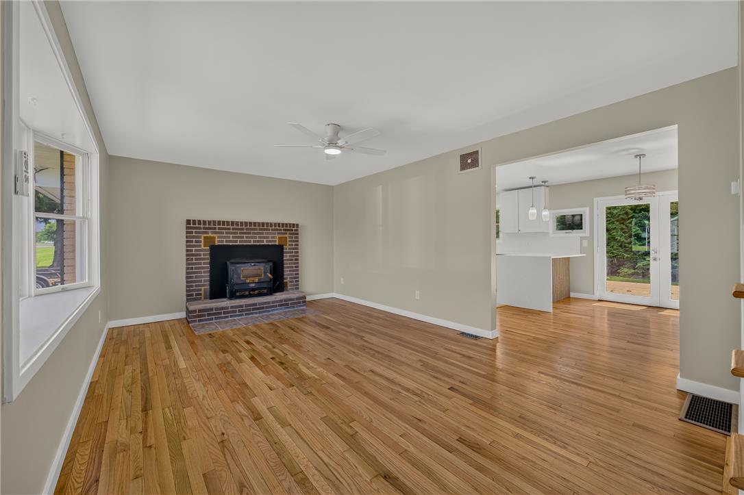 524 Clyde Street Property Photo 9