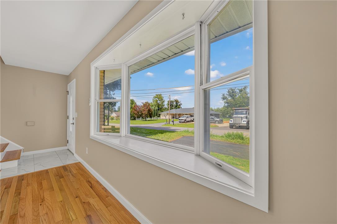 524 Clyde Street Property Photo 14
