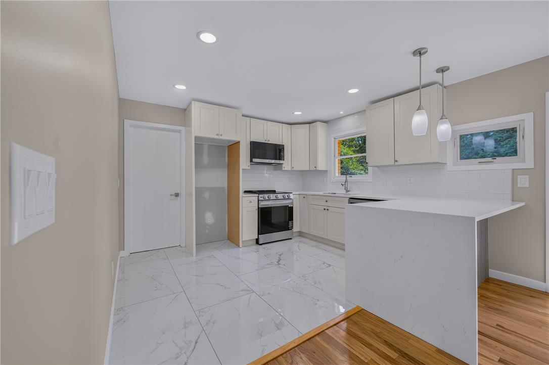 524 Clyde Street Property Photo 20
