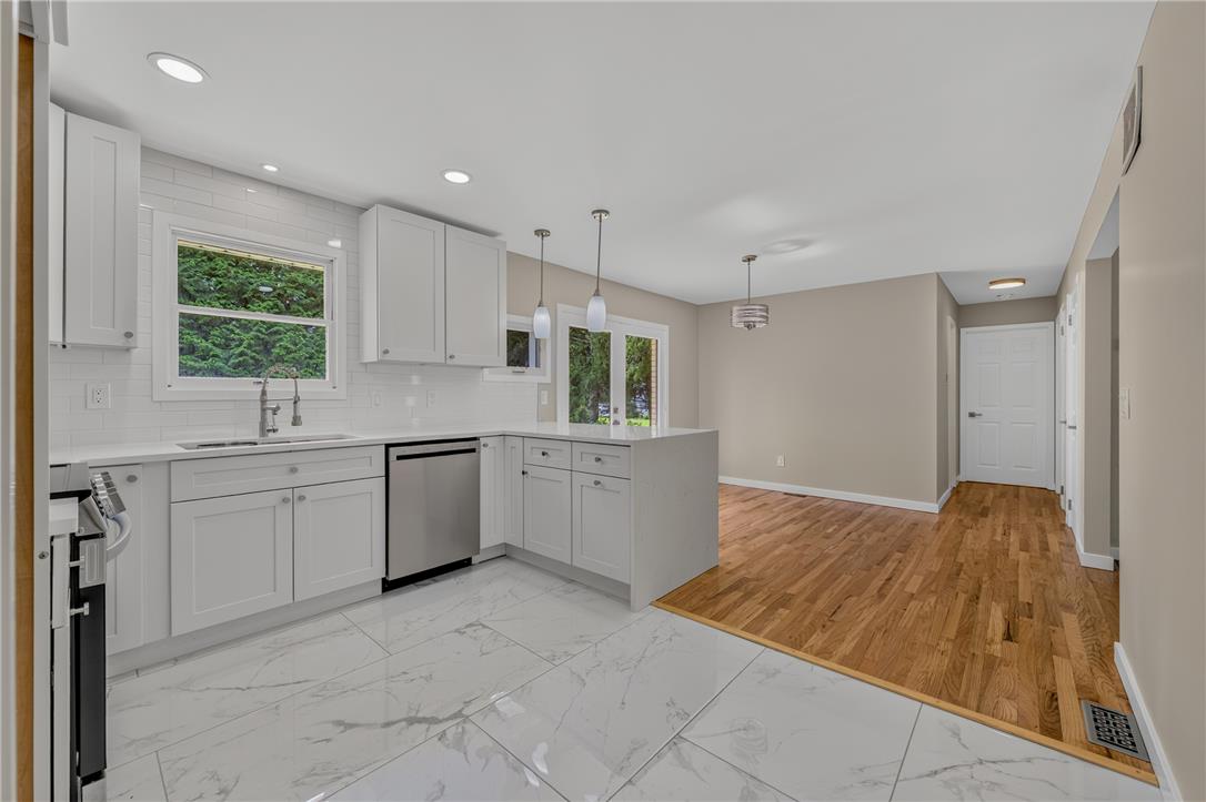 524 Clyde Street Property Photo 25