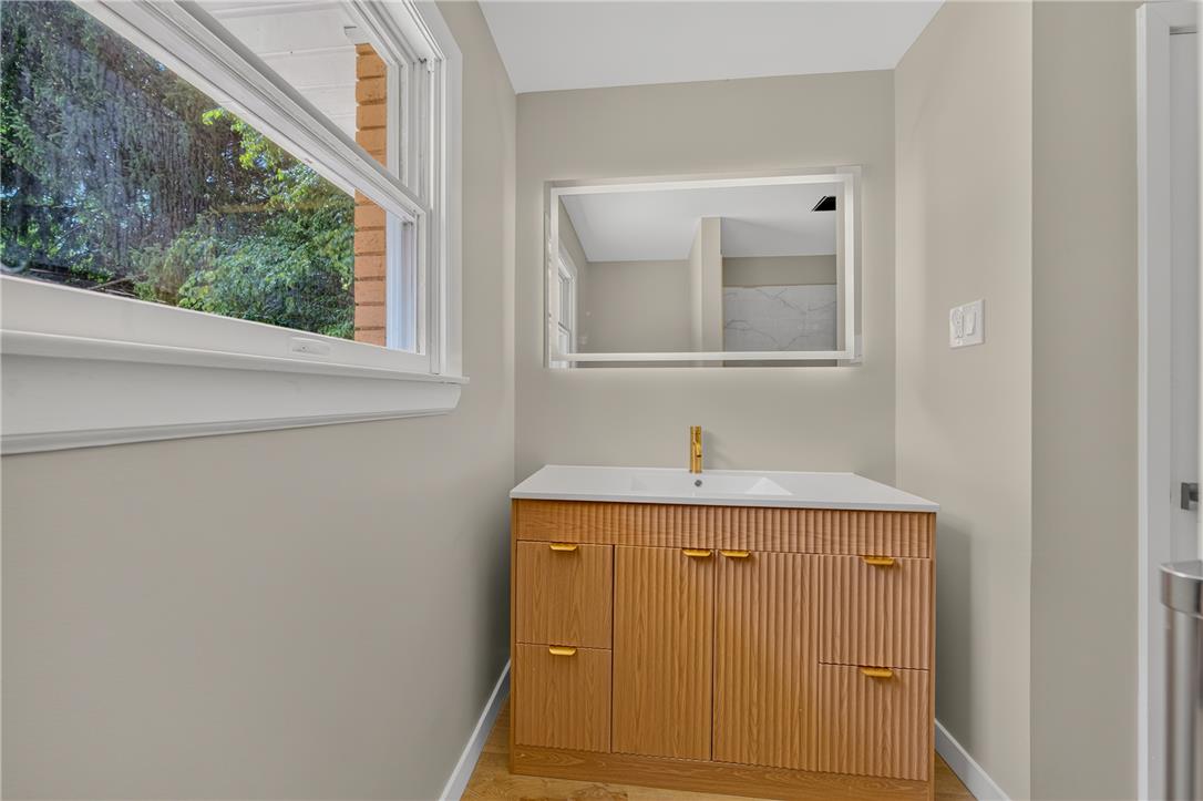 524 Clyde Street Property Photo 30