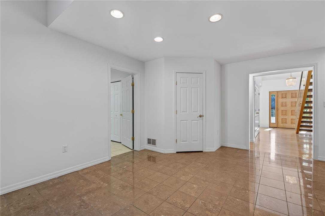 33 Oak Court Property Photo 26