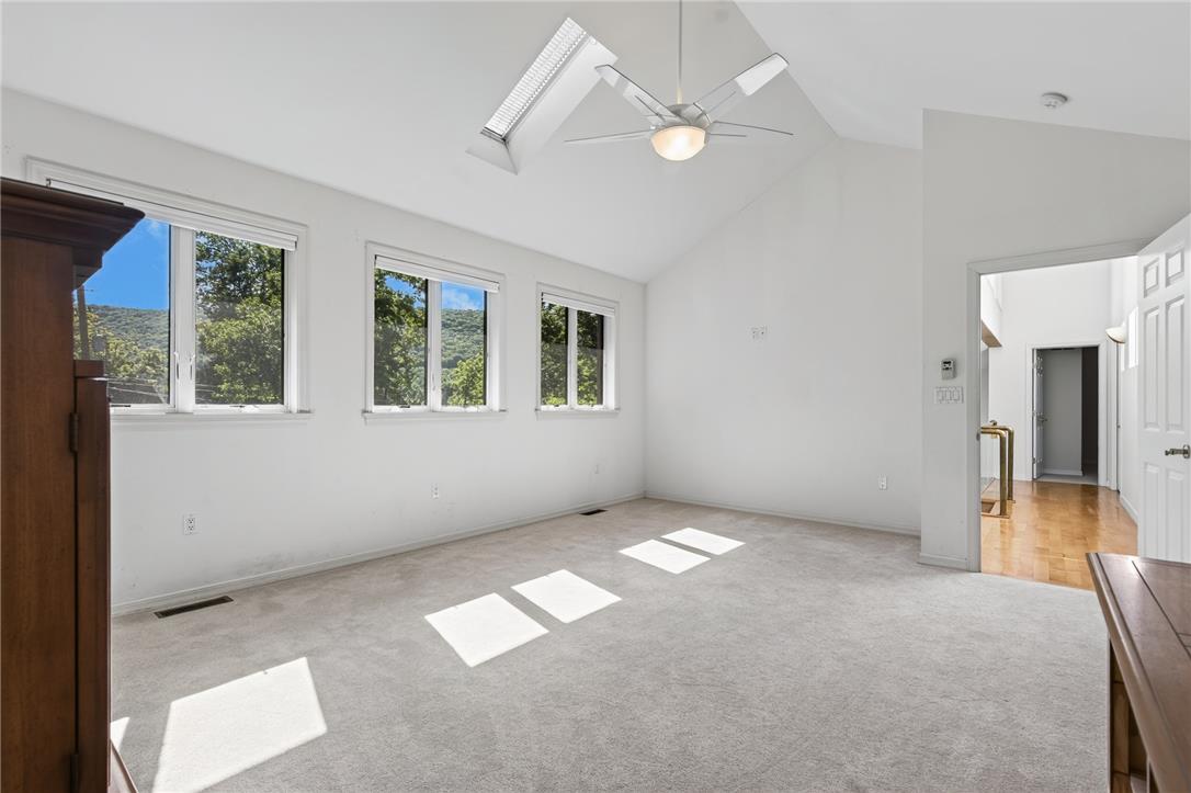 33 Oak Court Property Photo 41