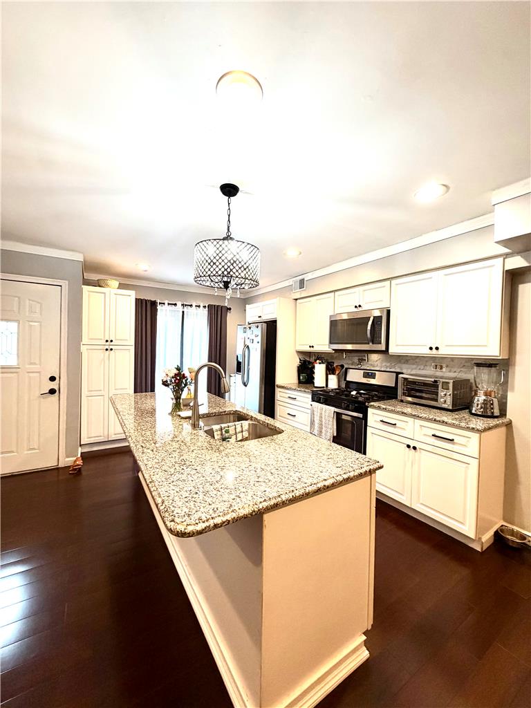 1546 Creekside Road Property Photo 5