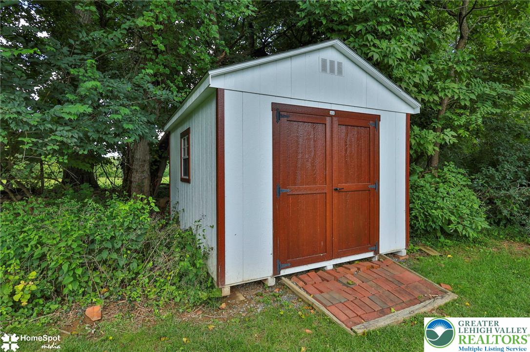 204 Fence Row Drive Property Photo 42