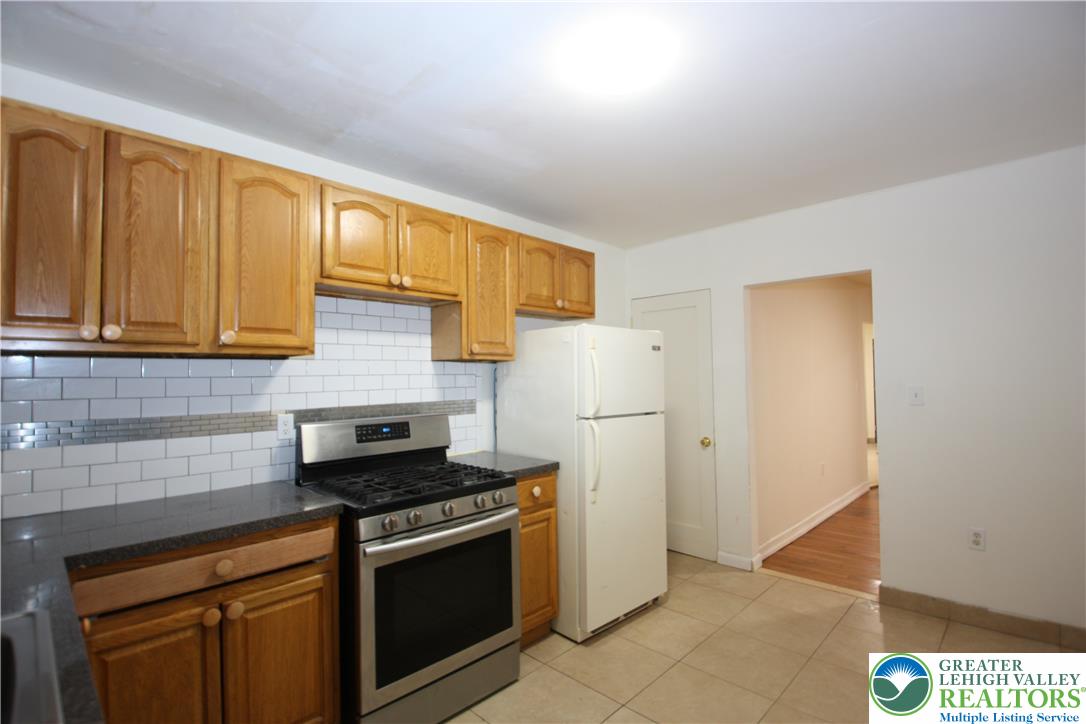 320 N Law Street Property Photo 10