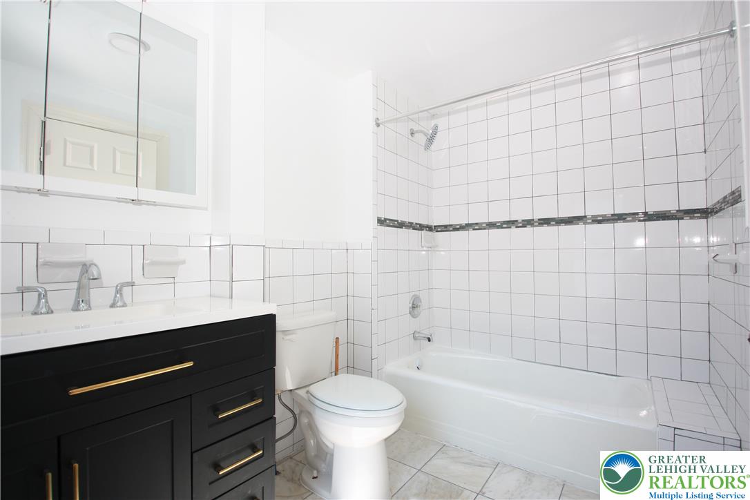 320 N Law Street Property Photo 15