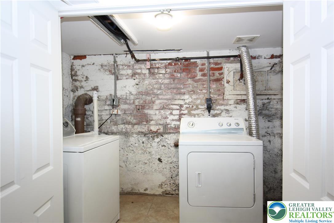 320 N Law Street Property Photo 18