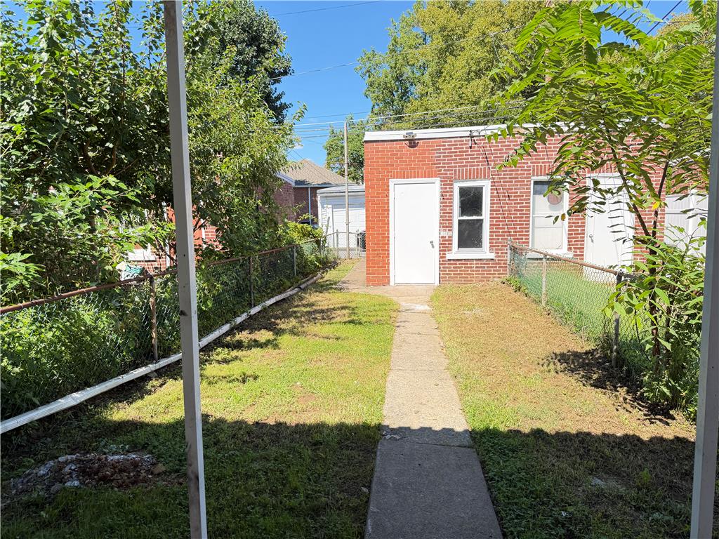 2005 West Washington Street Property Photo 12