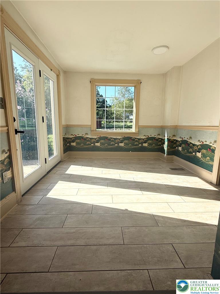 740 Engler Road Property Photo 6