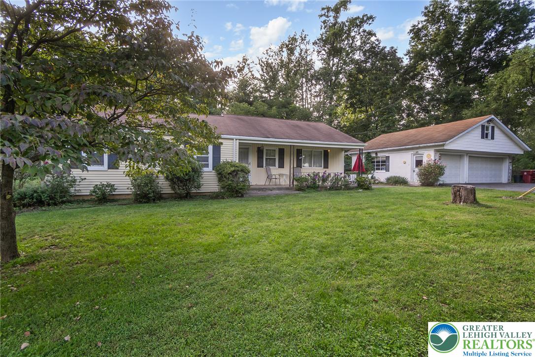2043 Arndt Road Property Photo 1