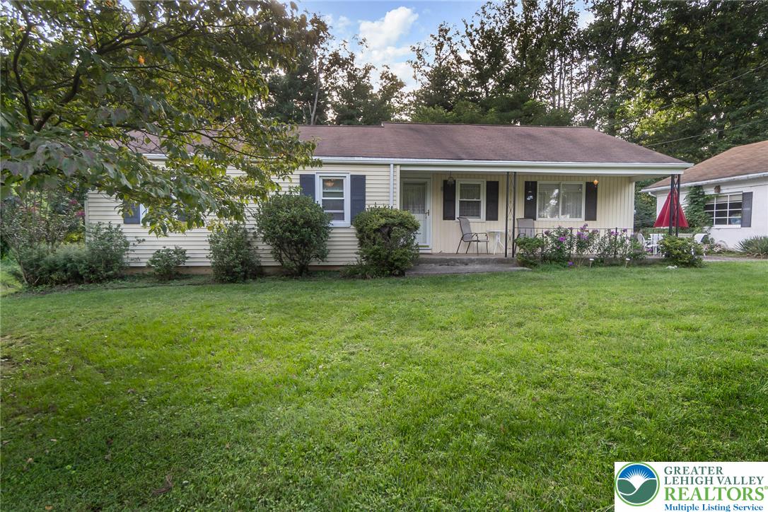 2043 Arndt Road Property Photo 2