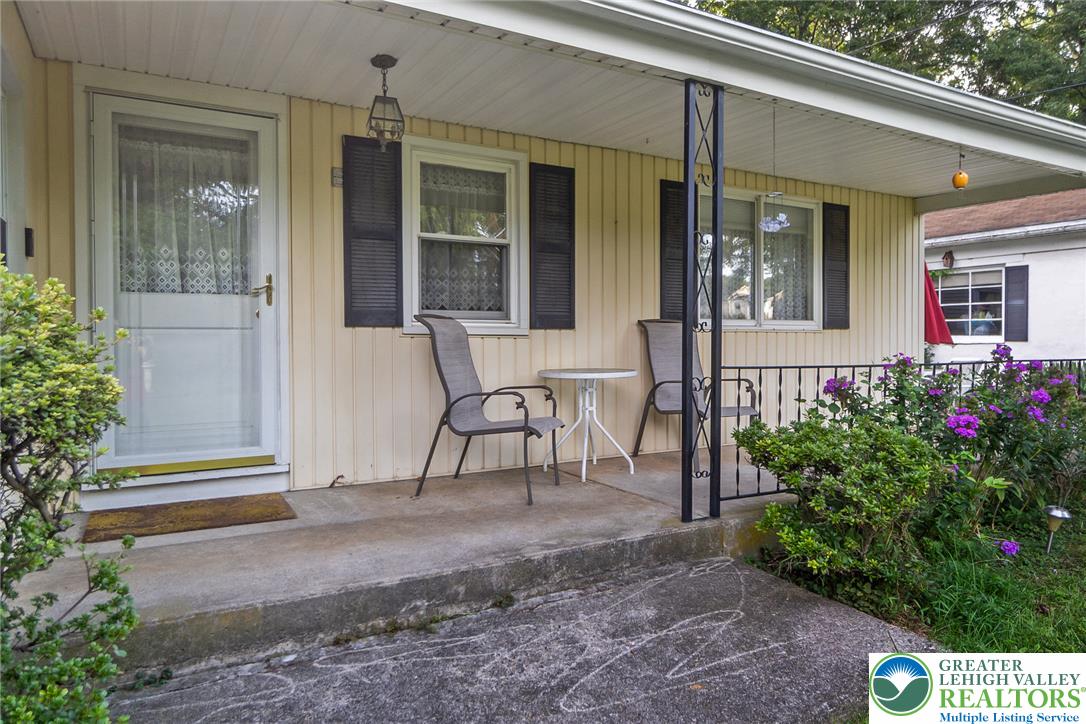 2043 Arndt Road Property Photo 4