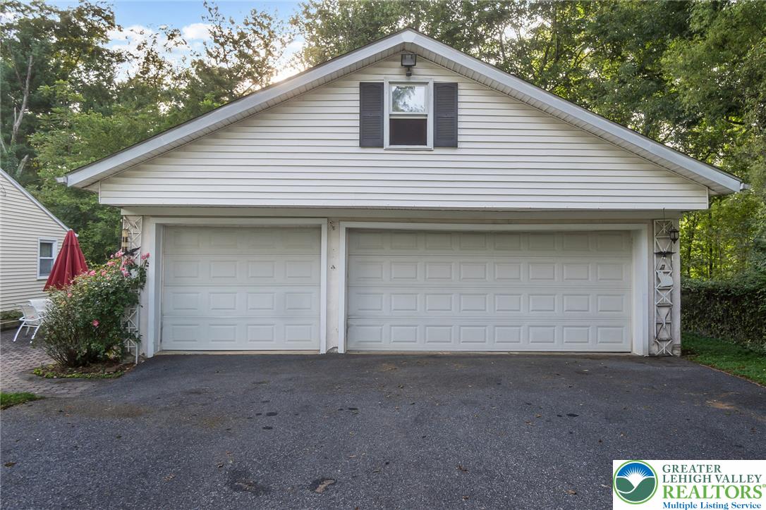 2043 Arndt Road Property Photo 5