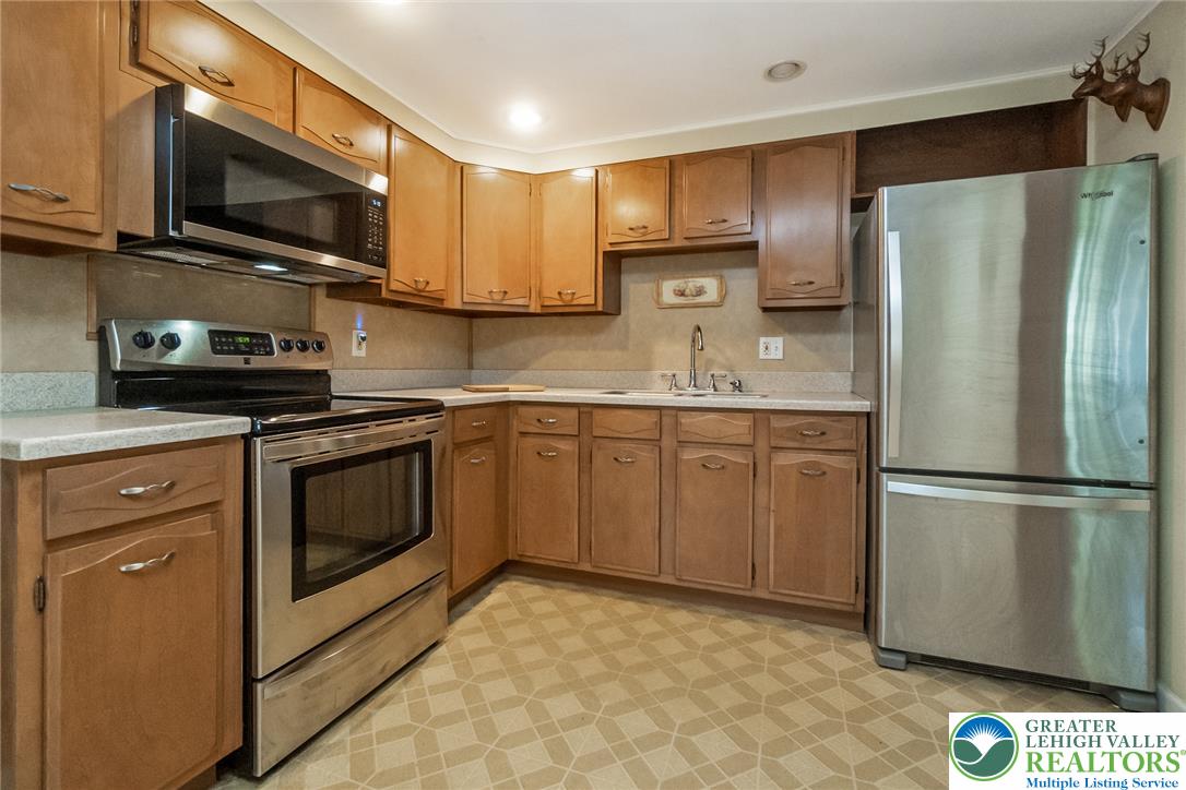 2043 Arndt Road Property Photo 6
