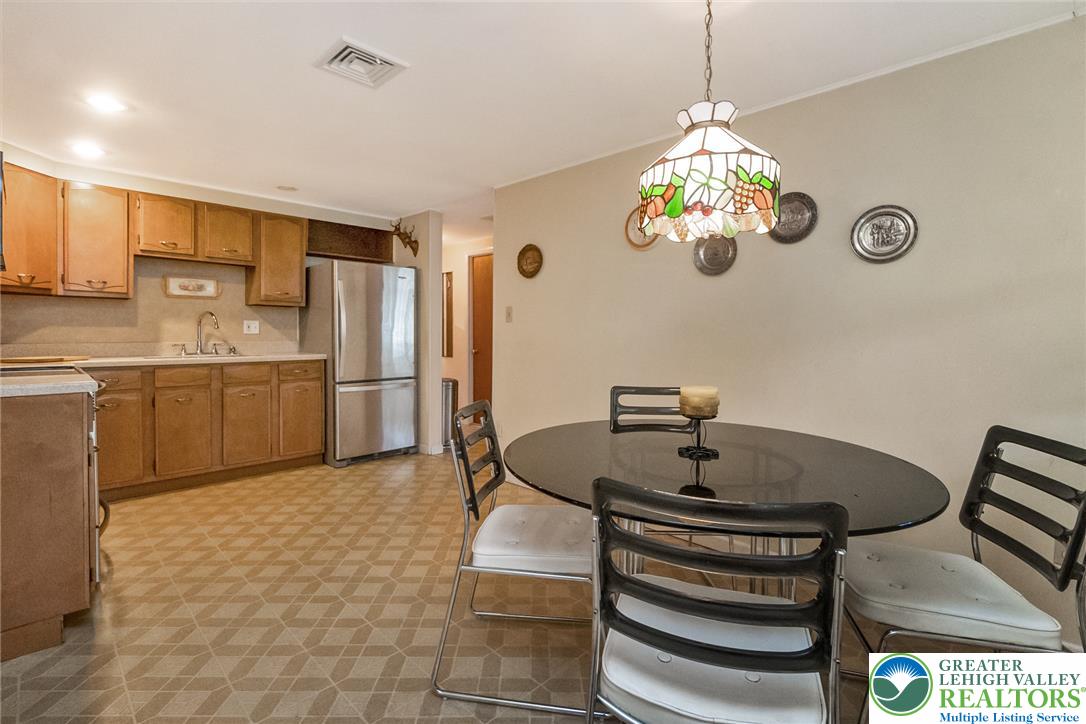 2043 Arndt Road Property Photo 8