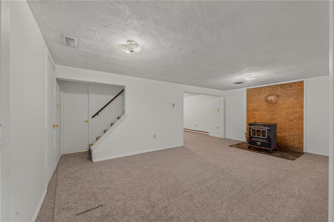 1570 Astolat Road Property Photo 6