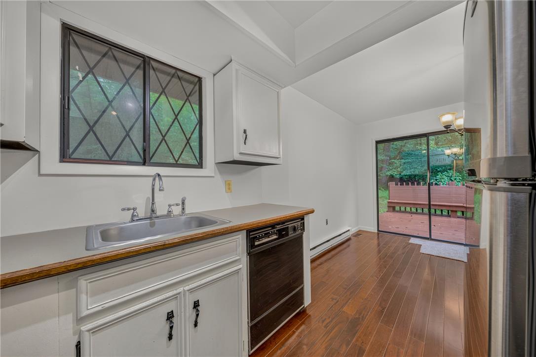 1570 Astolat Road Property Photo 28