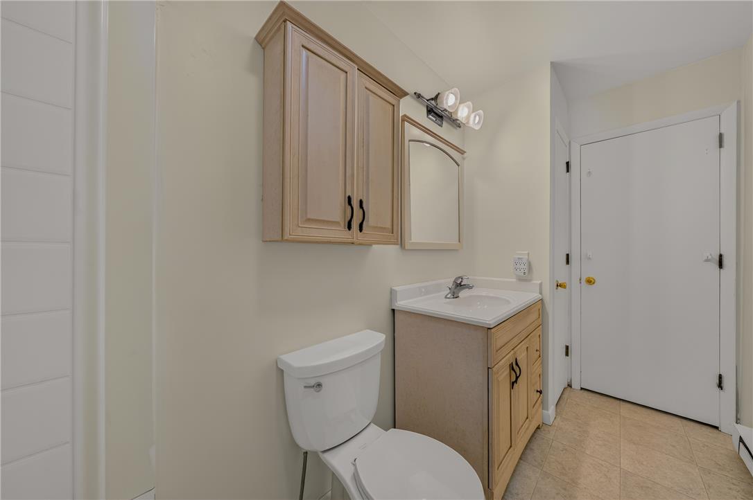 1570 Astolat Road Property Photo 34