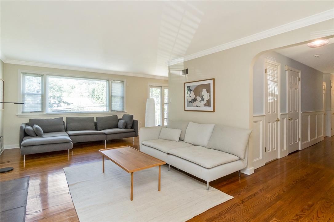 205 Bridle Path Road Property Photo 5