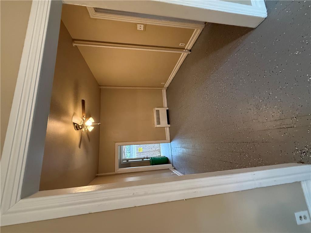 832 Chestnut Street Property Photo 3
