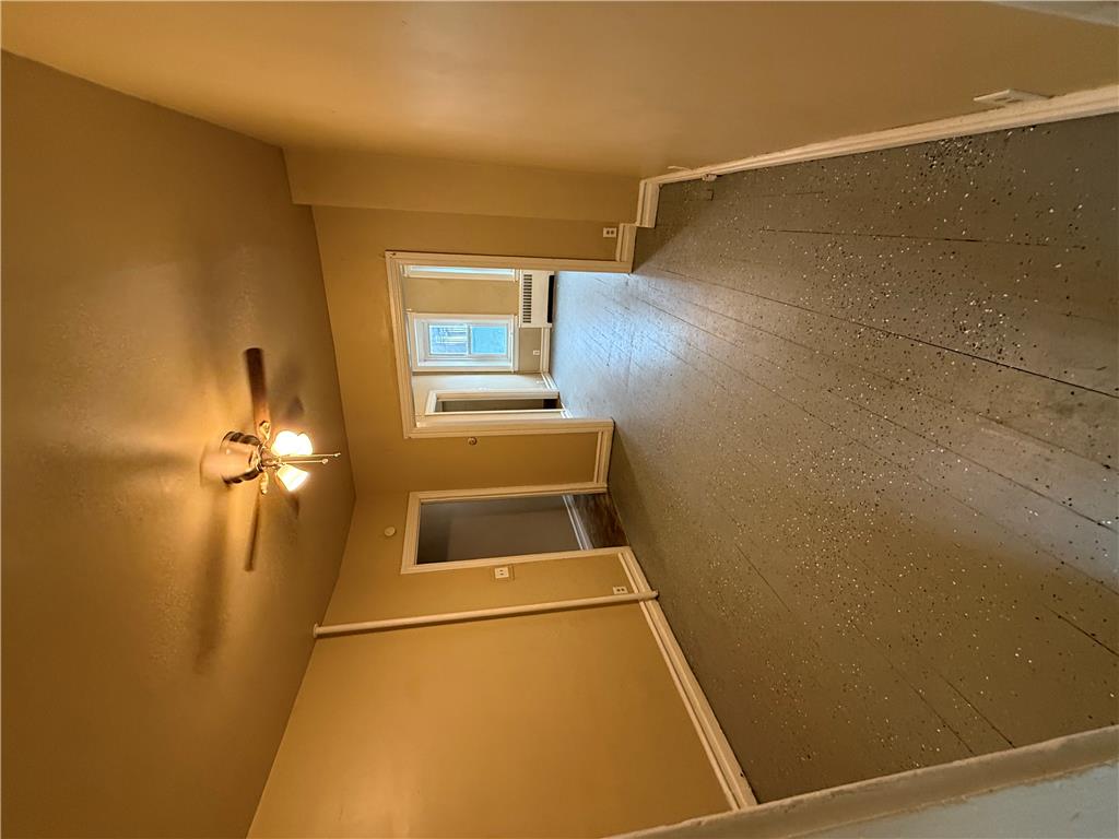 832 Chestnut Street Property Photo 4