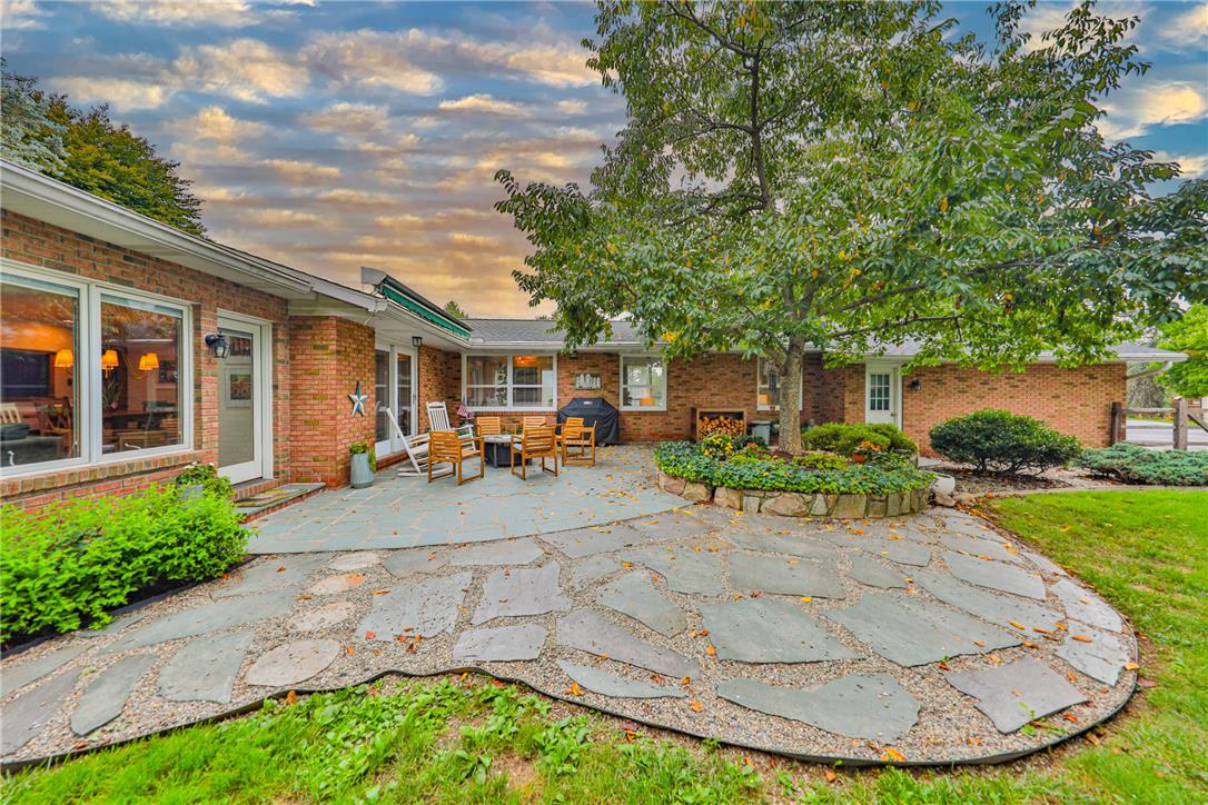 2826 Hillcrest Drive East Property Photo 75