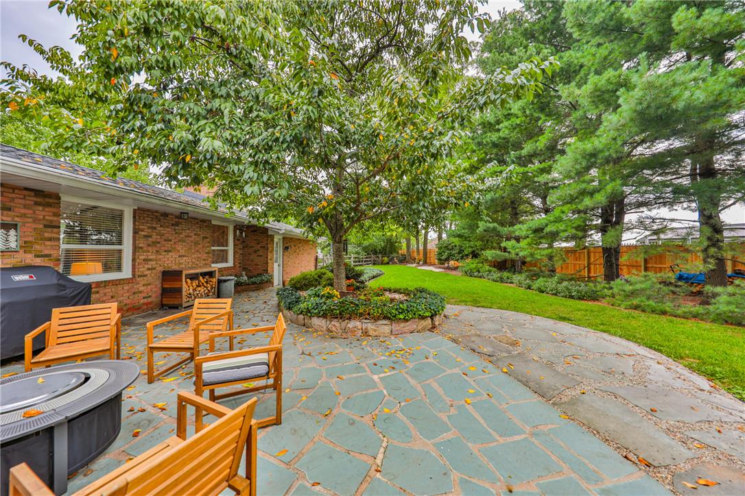 2826 Hillcrest Drive East Property Photo 77