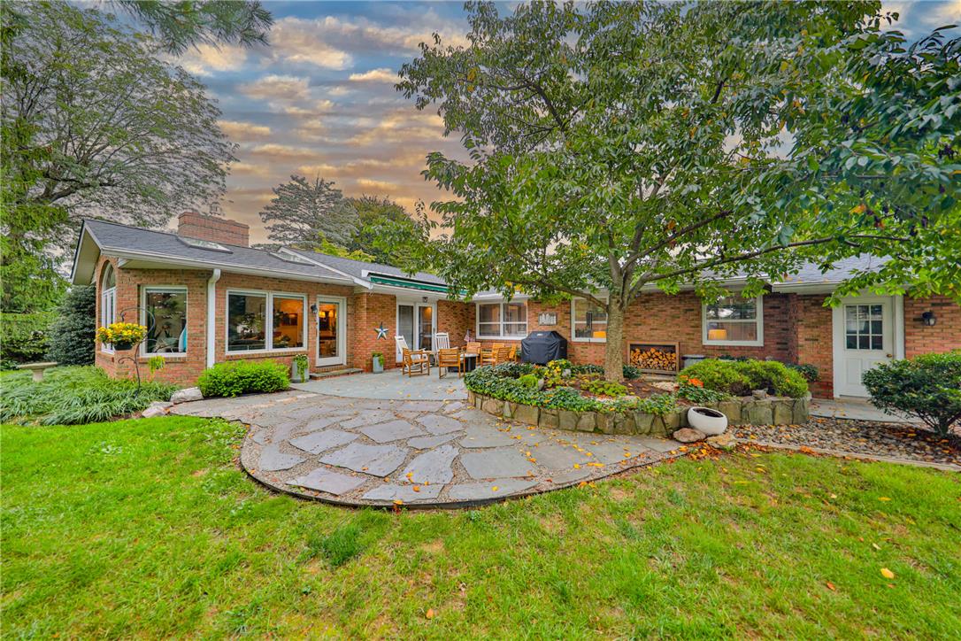 2826 Hillcrest Drive East Property Photo 82