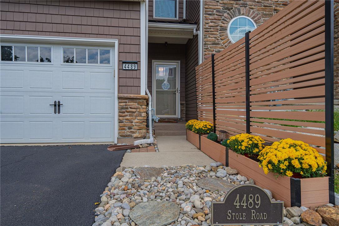 4489 Stole Road Property Photo 6